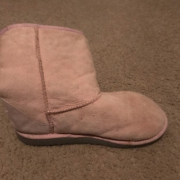 Pink uggs size 5 used condition gray soles - Picture 4 of 8
